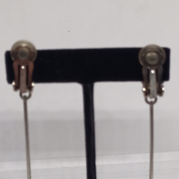 Women's black clip-on earrings - Picture 4 of 8